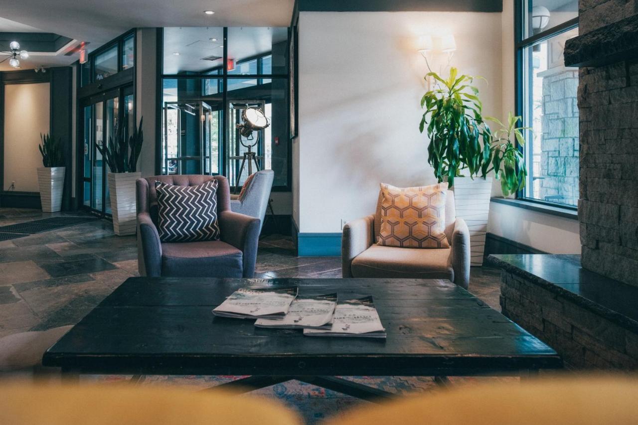 Summit Lodge Boutique Hotel By Paradox Whistler Bagian luar foto