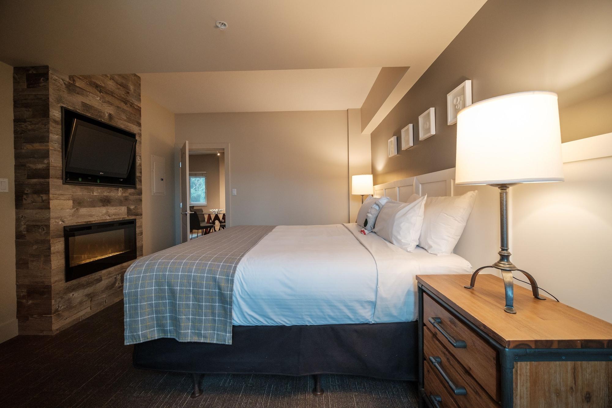 Summit Lodge Boutique Hotel By Paradox Whistler Bagian luar foto