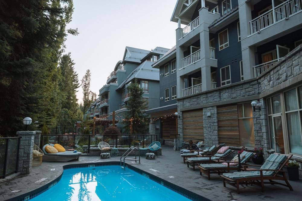 Summit Lodge Boutique Hotel By Paradox Whistler Bagian luar foto