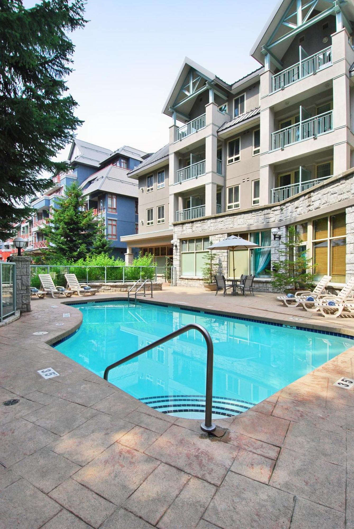 Summit Lodge Boutique Hotel By Paradox Whistler Bagian luar foto